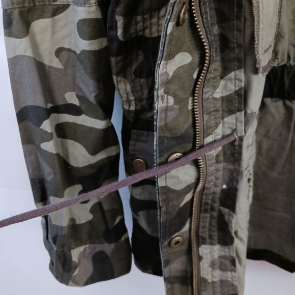 Love Tree Women's Cargo Jacket Camouflage Military Size Medium Green Zipper Up - Picture 5 of 11